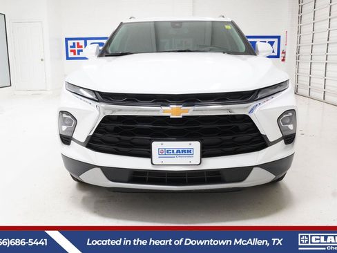 Used 2026 Chevrolet Blazer LT w/ Convenience Package FWD image 2