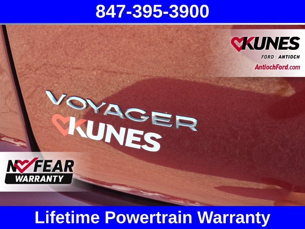 Used 2023 Chrysler Voyager LX FWD image 20