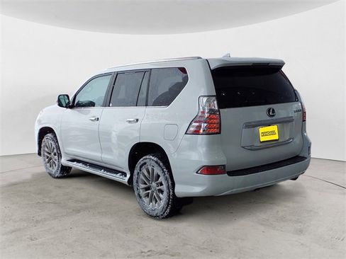 Used 2021 Lexus GX 460 Premium image 3