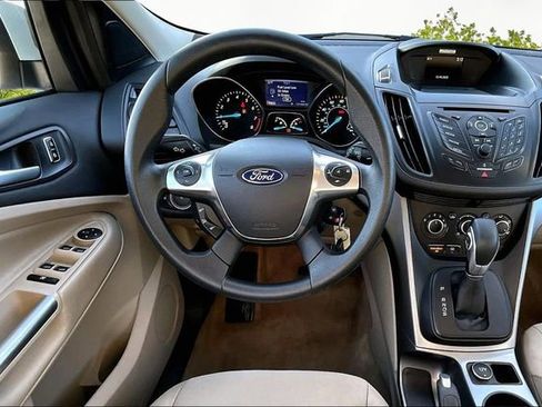 Used 2015 Ford Escape SE image 5