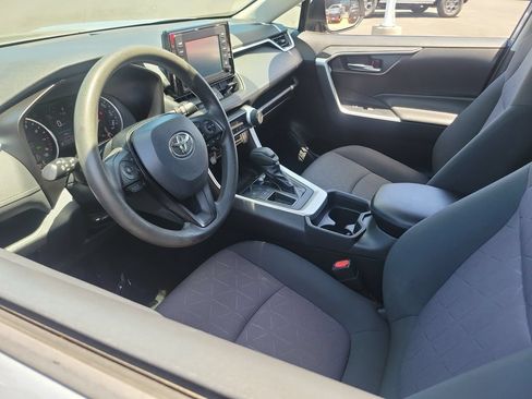 Used 2019 Toyota RAV4 XLE FWD image 7