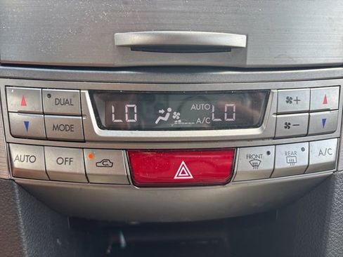 Used 2014 Subaru Outback 2.5i Limited w/ Moonroof Package image 28