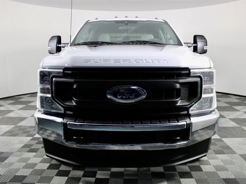 Used 2022 Ford F350 XL w/ Power Equipment Group image 2