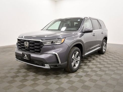 New 2025 Honda Pilot EX-L image 2