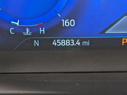 Used 2020 Ford Explorer Platinum w/ Premium Technology Package image 17