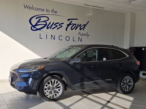 Used 2022 Ford Escape Titanium w/ Class II Trailer Tow Package image 1