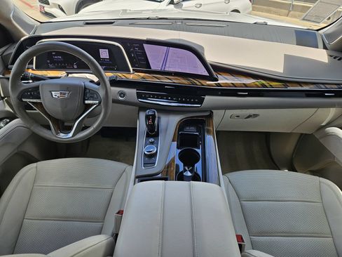 Used 2022 Cadillac Escalade Premium Luxury Platinum AWD/4WD image 12