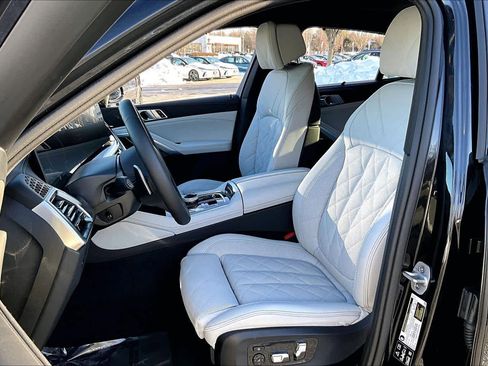 Used 2025 BMW X6 xDrive40i w/ Executive Package image 8