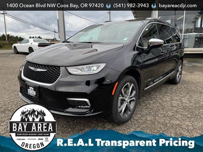 New 2026 Chrysler Pacifica Pinnacle w/ Trailer Tow Group