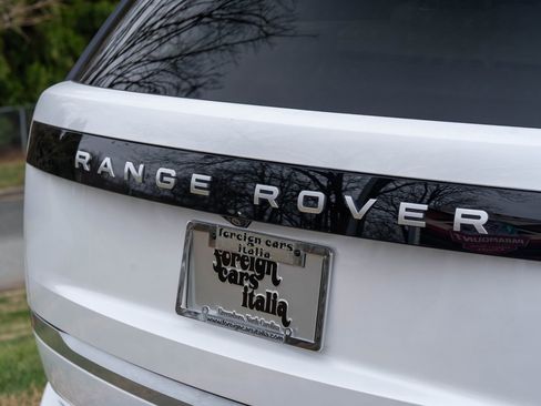 Used 2024 Land Rover Range Rover Autobiography image 12