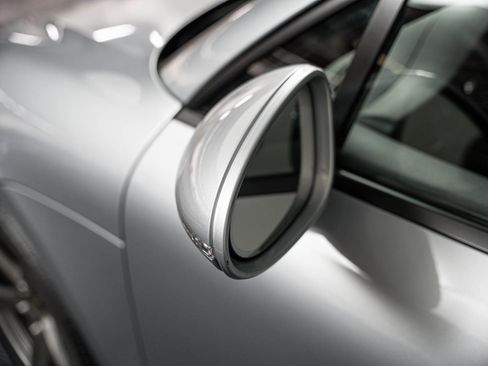 Certified 2023 Porsche Macan AWD/4WD image 34
