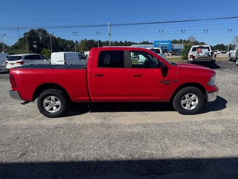 Used 2019 RAM 1500 Classic SLT image 2