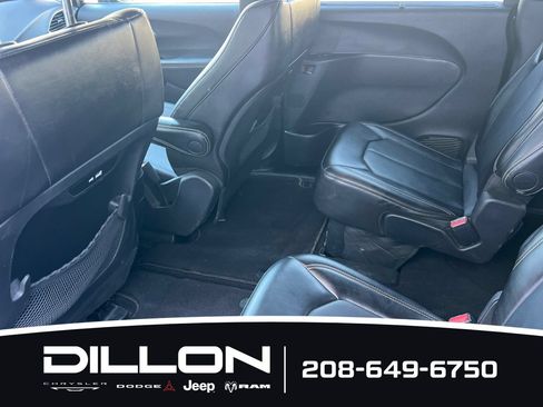 Used 2025 Chrysler Pacifica Select FWD image 12