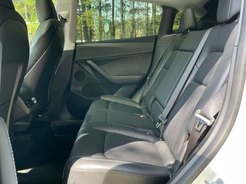 Used 2021 Tesla Model Y Performance image 15