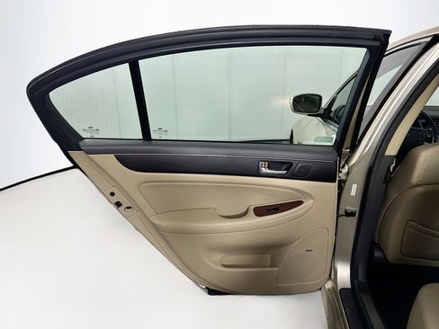 Used 2012 Hyundai Genesis 3.8 w/ Premium Pkg image 26