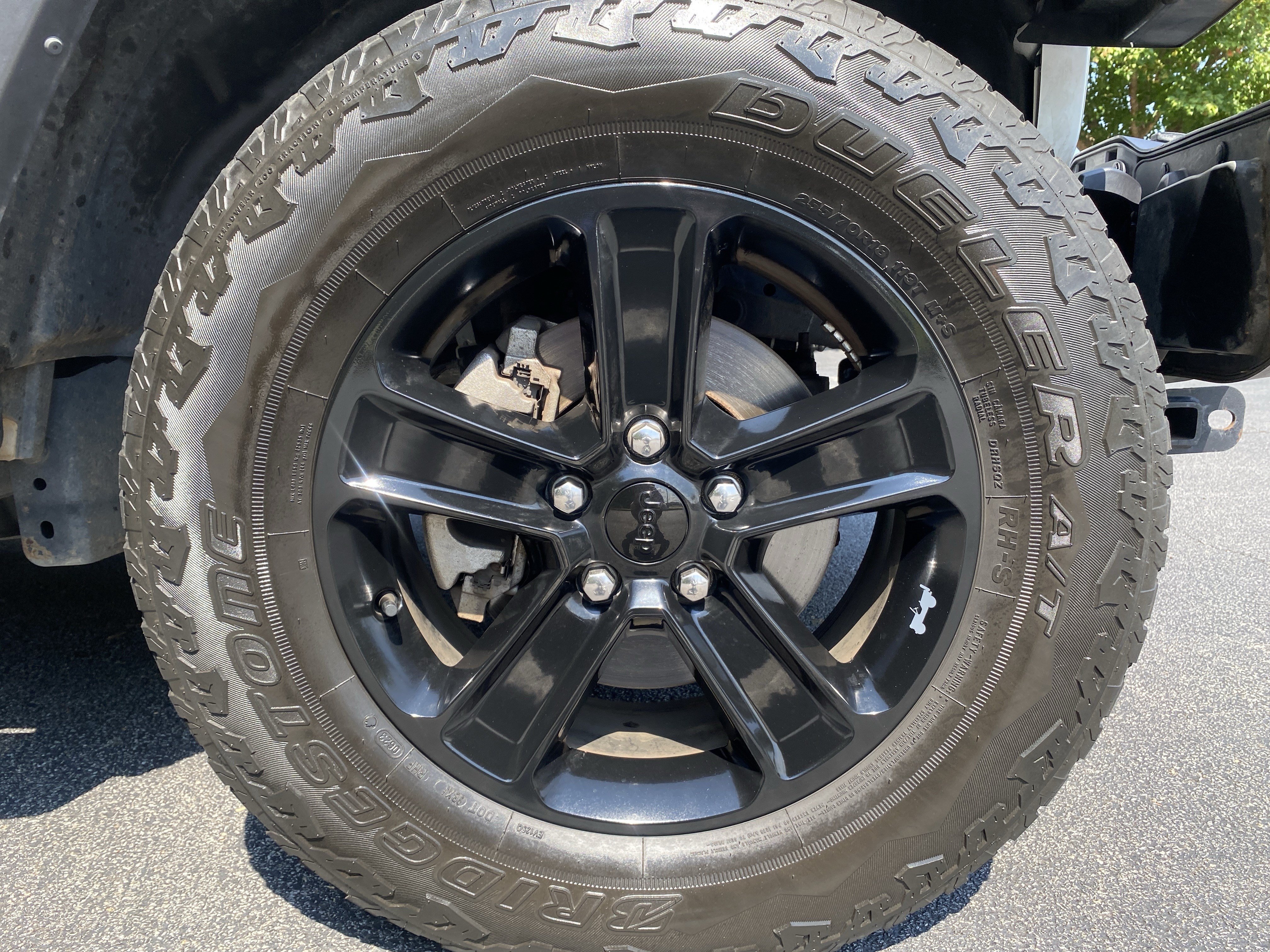 Used 2023 Jeep Wrangler Unlimited Sahara AWD/4WD image 39
