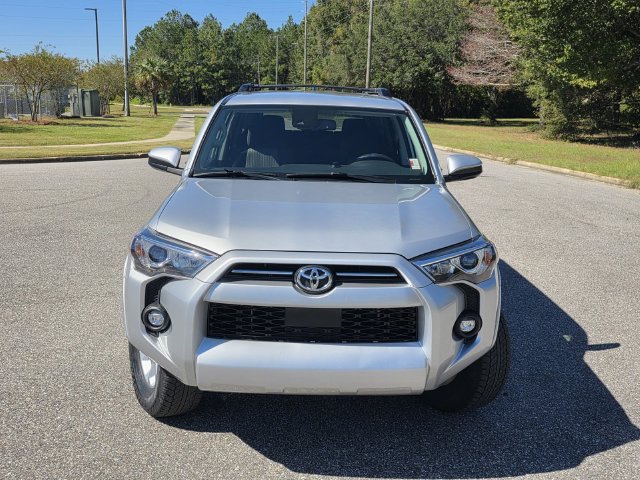 Certified 2022 Toyota 4Runner SR5 AWD/4WD image 2