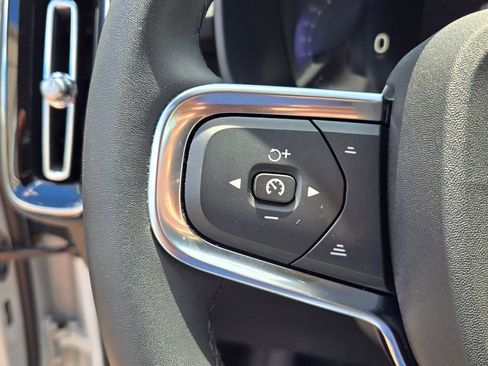 Certified 2025 Volvo XC90 T8 Plus w/ Protection Package Premier AWD/4WD image 15