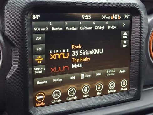 Used 2022 Jeep Gladiator Mojave w/ Cold Weather Group image 18