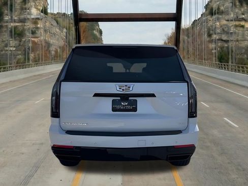 New 2026 Cadillac Escalade Platinum Sport w/ LPO, Floor Liner Package image 9