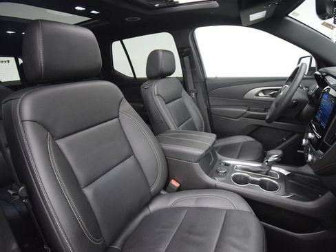 Used 2023 Chevrolet Traverse LT w/ LT Premium Package AWD/4WD image 23