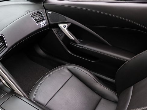 Used 2014 Chevrolet Corvette Stingray Coupe RWD image 25