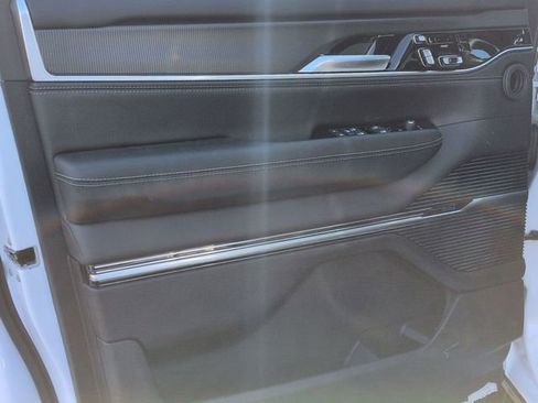New 2026 Jeep Grand Wagoneer L Summit w/ Premium Group III AWD/4WD image 15