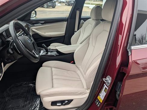 Certified 2023 BMW 530i xDrive w/ Premium Package image 10