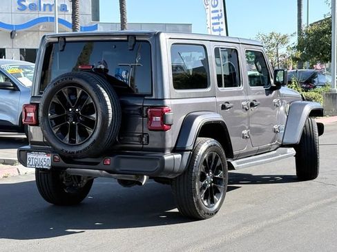 Used 2025 Jeep Wrangler Unlimited Sahara AWD/4WD image 5