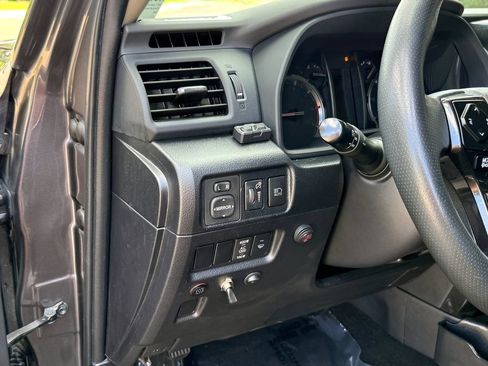 Used 2022 Toyota 4Runner TRD Off-Road AWD/4WD image 18