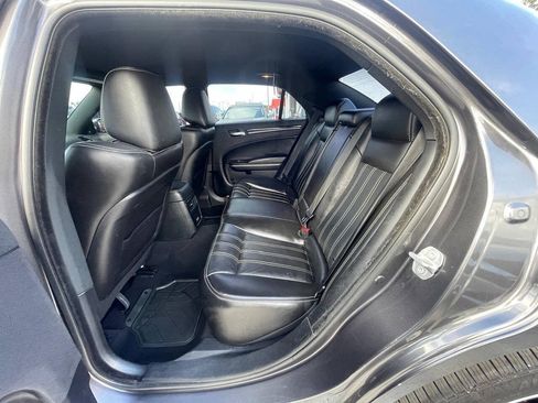 Used 2019 Chrysler 300 S AWD/4WD image 4