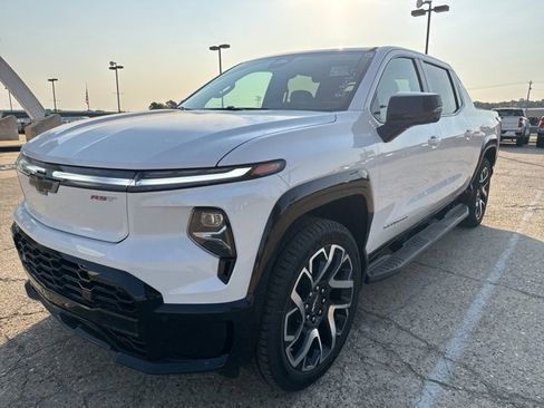 New 2024 Chevrolet Silverado EV RST image 3