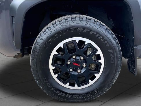 Used 2024 Toyota Tacoma TRD Off-Road w/ TRD Off Road Upgrade Package AWD/4WD image 11