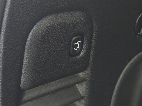 Used 2022 Jeep Grand Cherokee Limited image 14