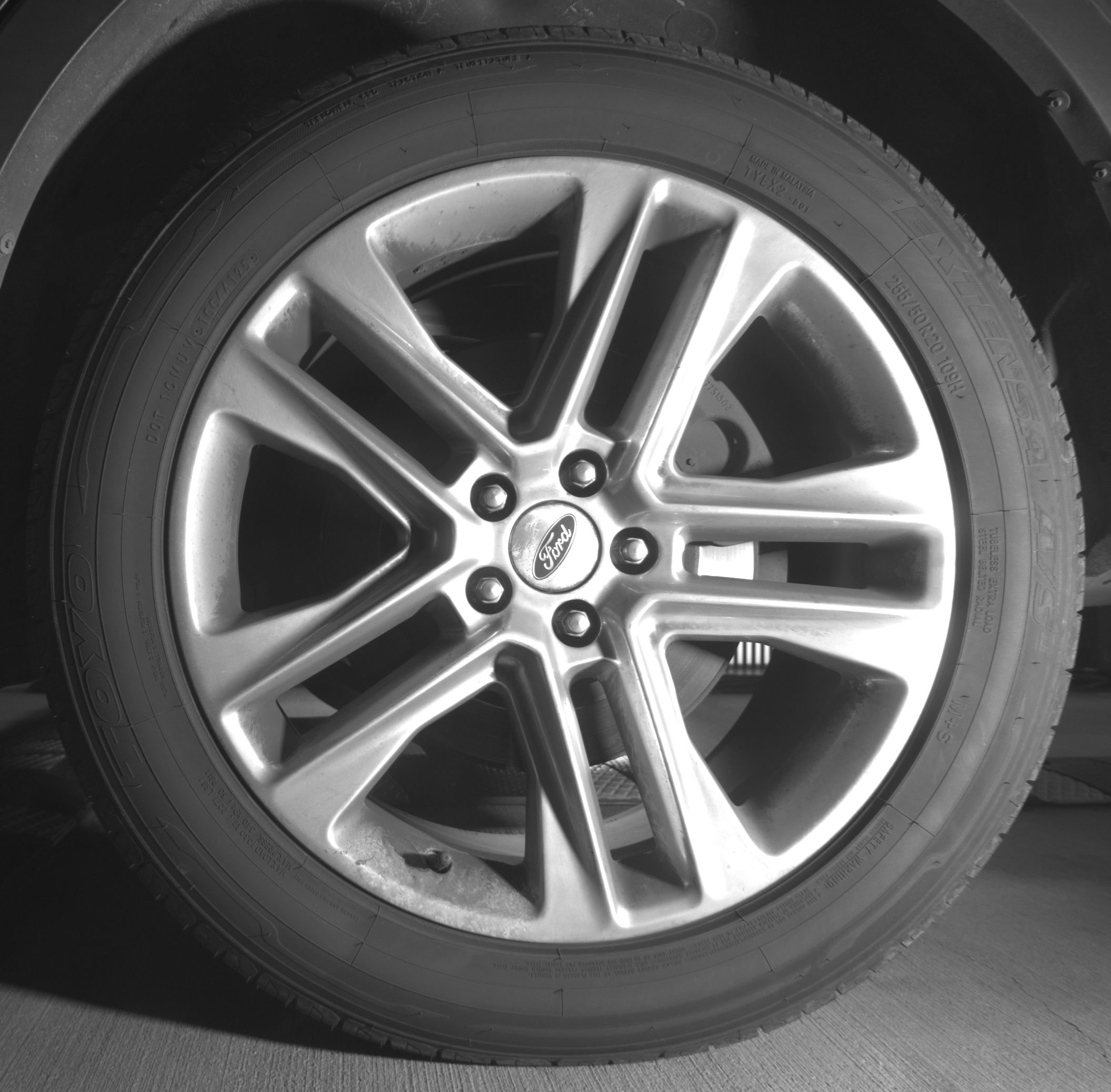 Used 2016 Ford Explorer XLT w/ Equipment Group 202A AWD/4WD image 11