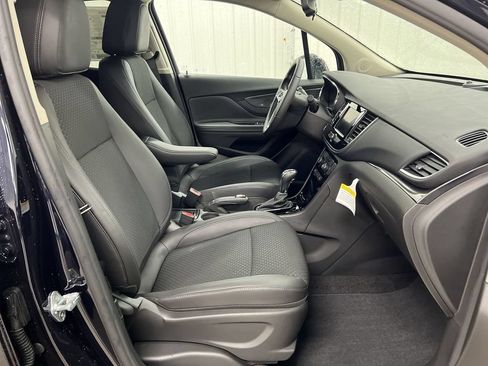 Used 2022 Buick Encore Preferred w/ Safety Package FWD image 21
