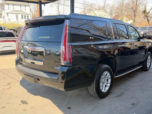 Used 2016 GMC Yukon XL SLE w/ Convenience Package image 5