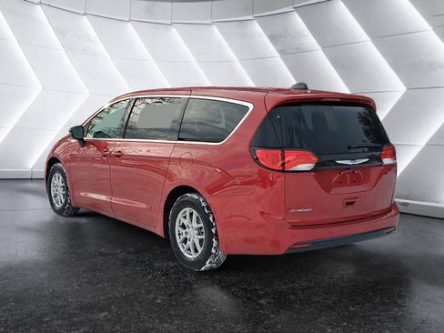 New 2026 Chrysler Voyager LX image 4