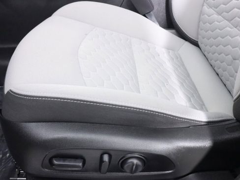 Used 2021 Chevrolet Equinox LS image 26