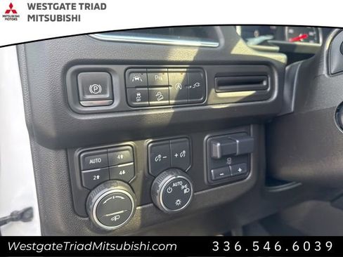 Used 2021 Chevrolet Tahoe Z71 w/ Z71 Off-Road Package image 18