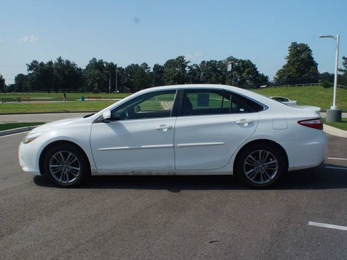 Used 2017 Toyota Camry SE w/ Protection Package (Q2) FWD image 8