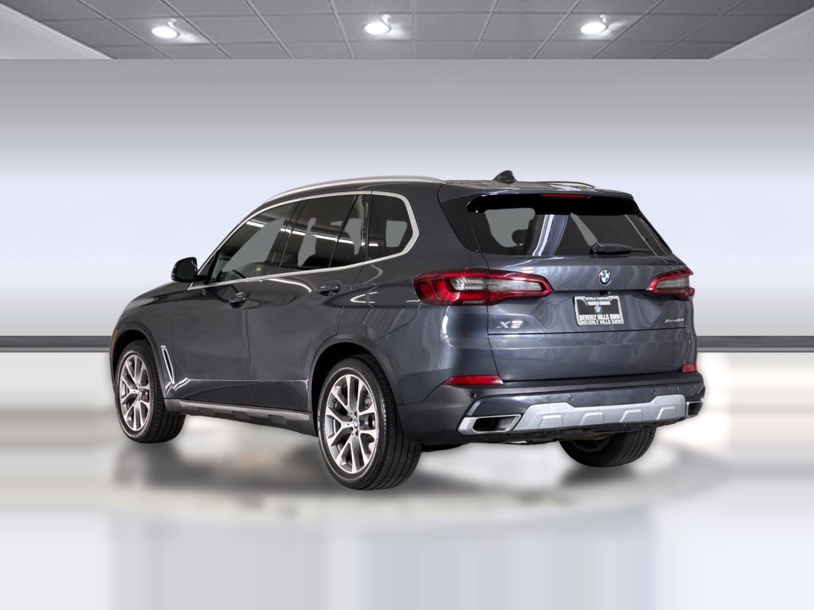 Used 2019 BMW X5 xDrive40i w/ Convenience Package AWD/4WD image 3