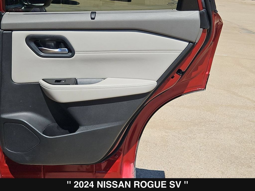 Used 2024 Nissan Rogue SV w/ SV Premium Package FWD image 28