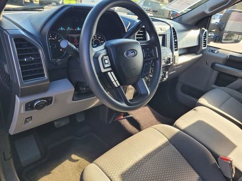 Certified 2017 Ford F150 XLT image 9