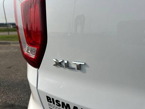 Used 2018 Ford Explorer XLT AWD/4WD image 8