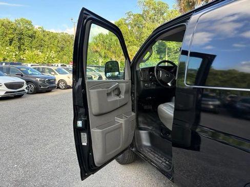 Used 2019 Chevrolet Express 2500 w/ Driver Convenience Package RWD image 9