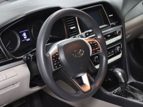 Used 2019 Hyundai Sonata SE FWD image 12