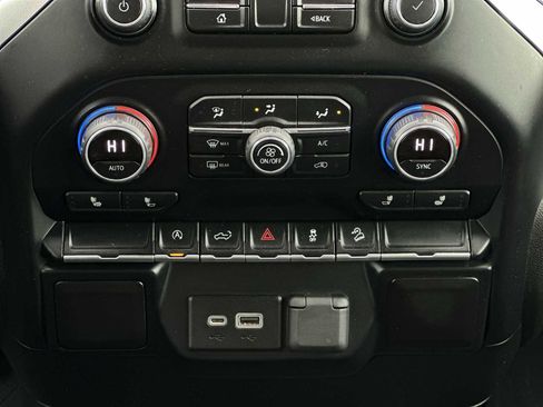 Used 2020 Chevrolet Silverado 1500 LT image 16