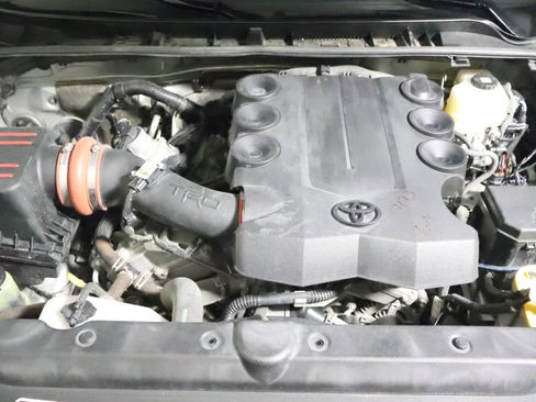 Used 2019 Toyota 4Runner TRD Off-Road Premium AWD/4WD image 22
