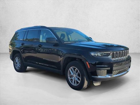 Used 2021 Jeep Grand Cherokee L Laredo w/ Luxury Tech Group I image 3